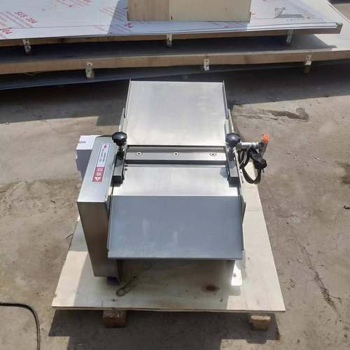 电动剥鱼皮机鱼类加工配套设备供应鱼皮鱼肉分离机台式去鱼皮机