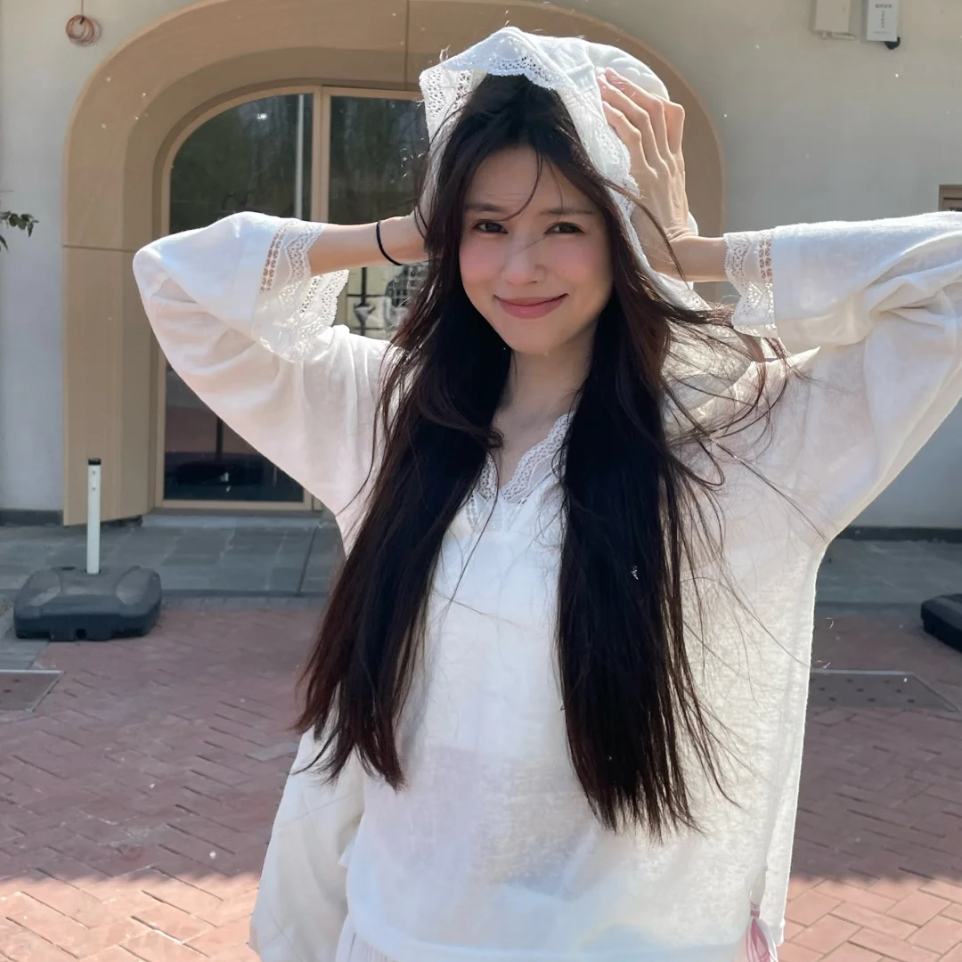【鹤男同款】SerOra白色蕾丝拼接卫衣帽衫宽松休闲连帽长袖上衣女
