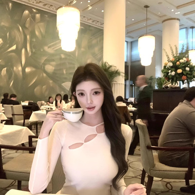 kubiliv钓系魅力温柔纯欲感不规则设计斜肩镂空针织打底上衣