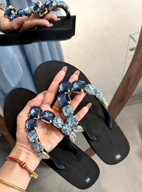 太美啦！蓝色方糖水钻5cm人字拖女夏外穿海边沙滩度假防滑凉拖