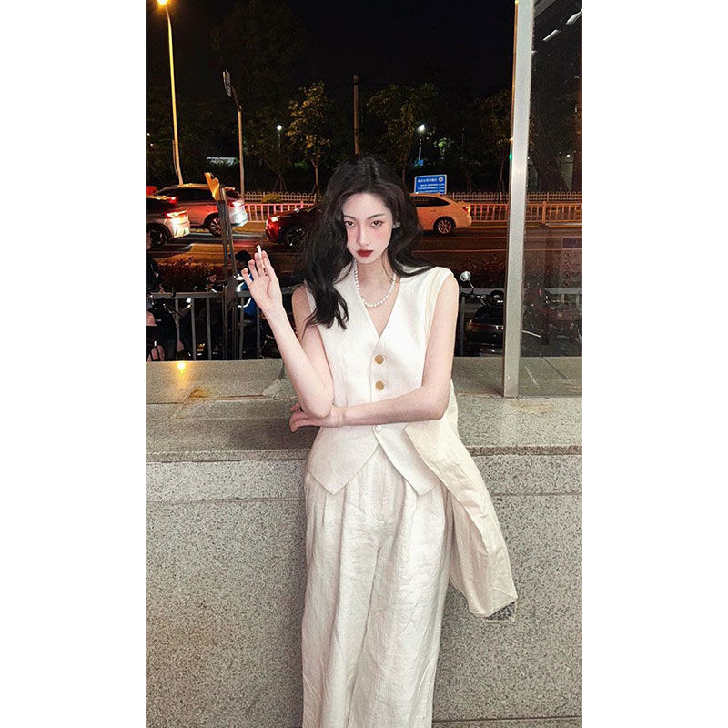 茶系穿搭一整套夏季新款白色马甲阔腿裤套装气质女神范高端小个子