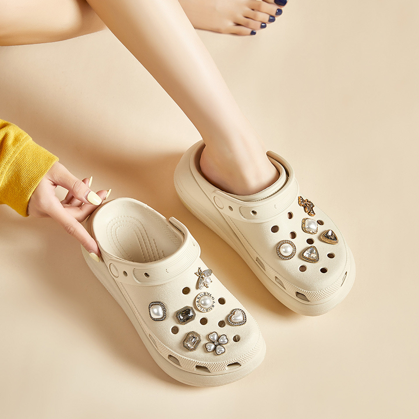 高质量巨好看泡芙洞洞鞋女2026新款夏季防滑厚底增高婚礼凉鞋外穿