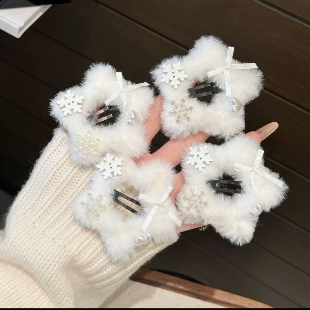 冬日氛围感纯白雪花五角星星毛绒绒BB夹可爱甜美侧边边夹刘海夹女