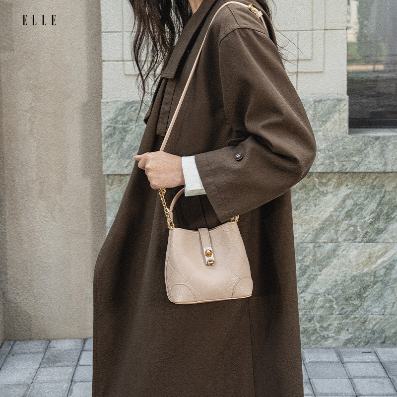 ELLE包包女款2026新款轻奢小众高级感水桶包手提小拎包通勤斜挎包
