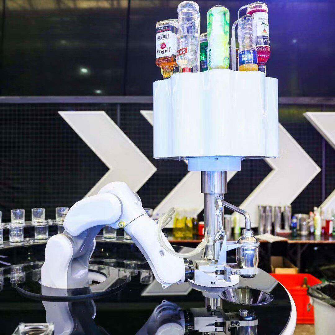智能机械臂调酒调机机器人租赁械人手臂调酒展会LIANBEI活动酒机