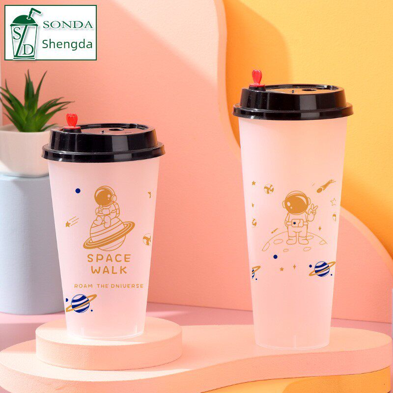 网红90口径奶茶杯商用500ml太空人磨砂注塑杯700带盖可封口打包杯