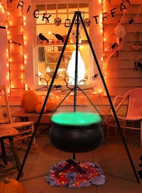 Large Witches Cauldron on Tripod三脚架上的女巫大锅带灯装饰