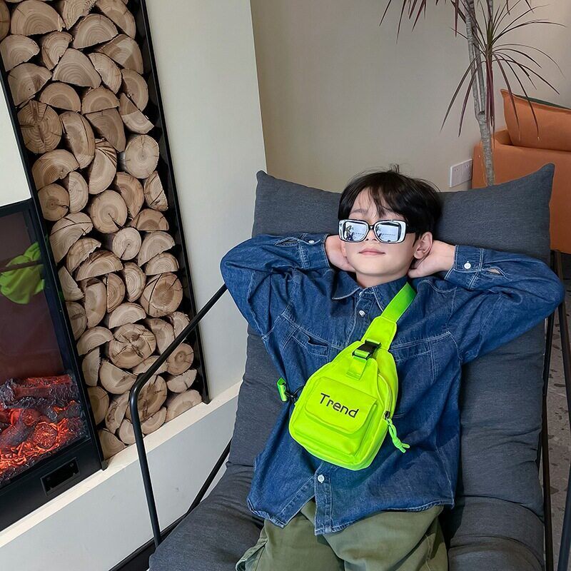 儿童斜背包男孩帅气时尚小包潮外出旅游单肩小包百搭胸包零钱包