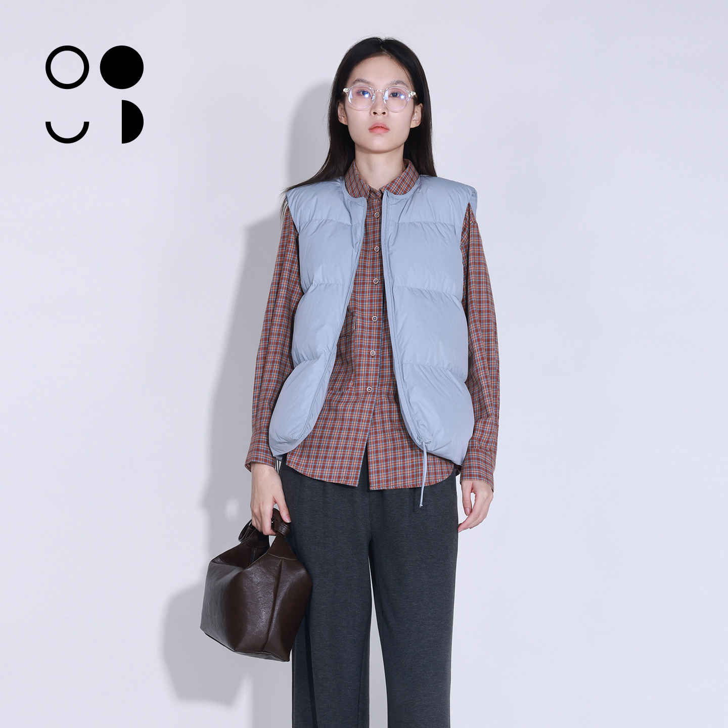 短款简约鸭绒背心圆领羽绒马甲女