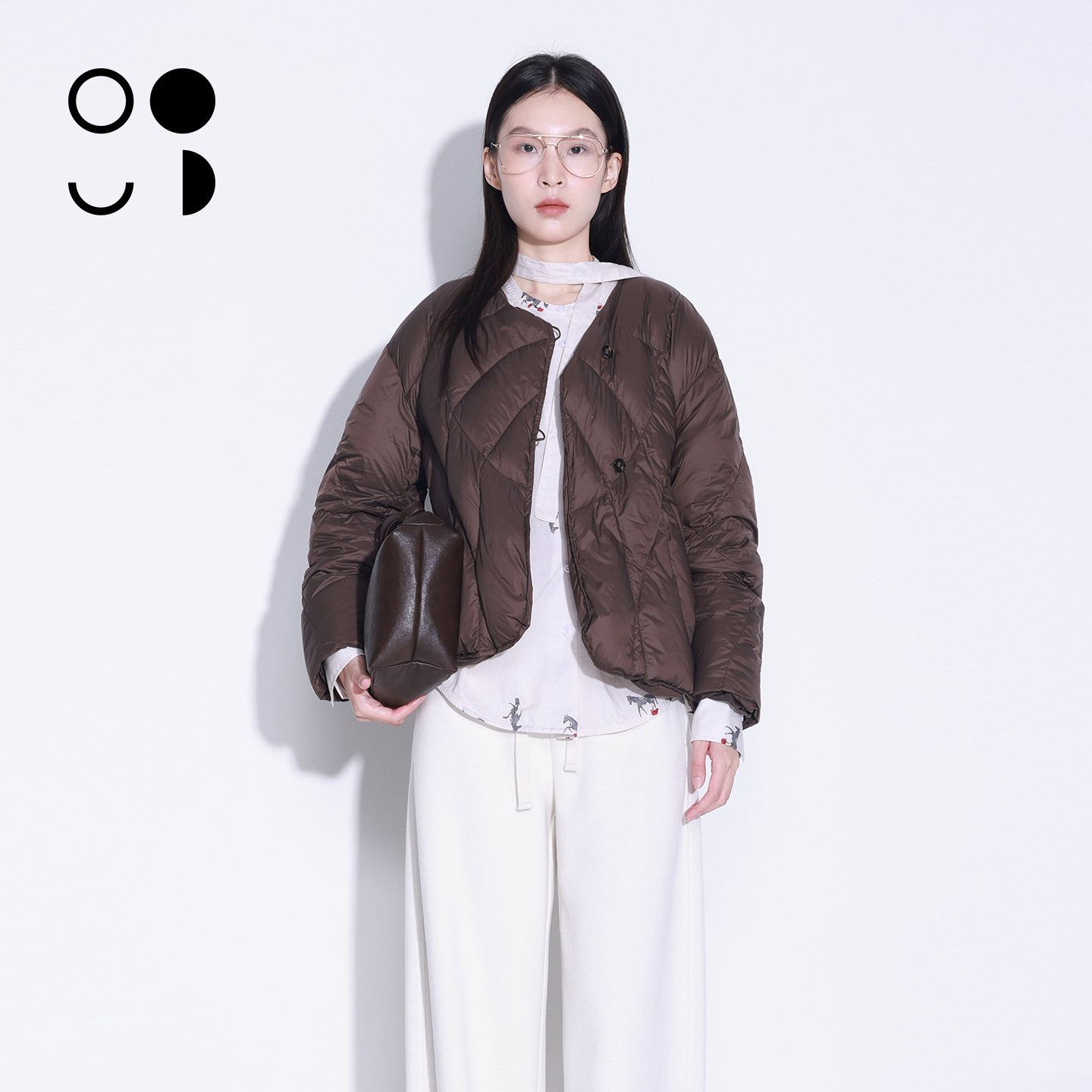 WZWJ/未知未觉短款圆领盘扣设计感菱形格轻薄羽绒服女W541Y16534