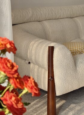 夜之恋中古风奶油实木布艺设计师创意小户型白色复古白蜡木沙发