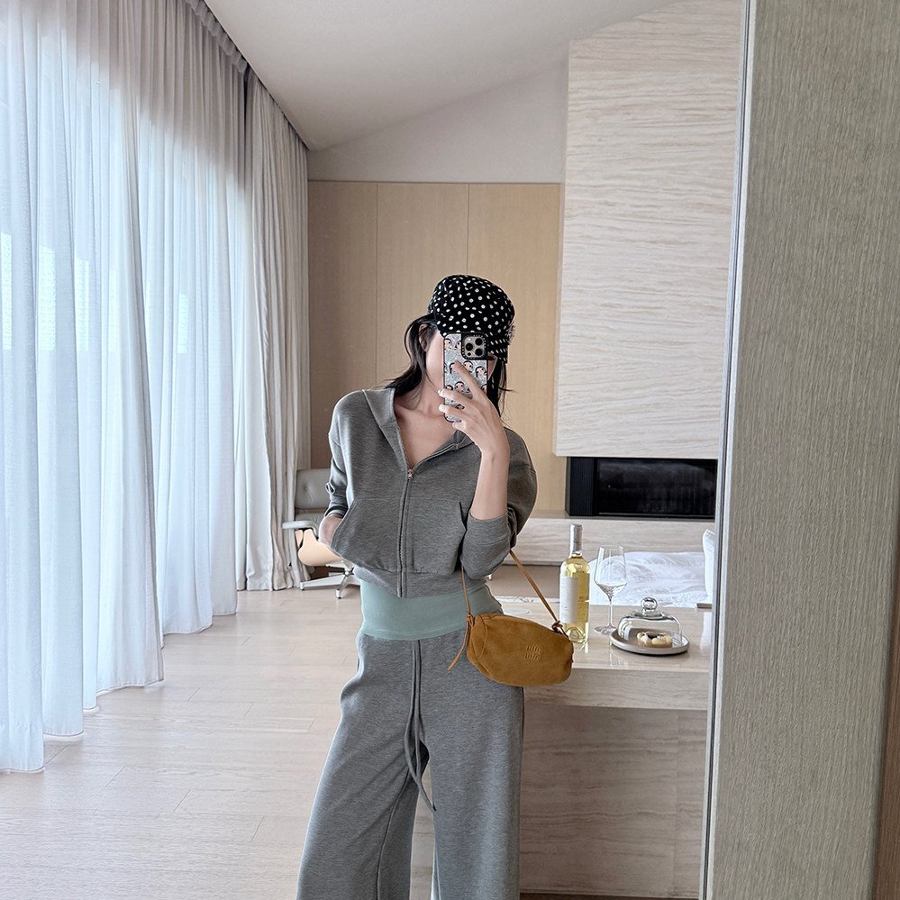 Laareetoo 莫代尔棉连帽卫衣女秋季上衣吊带背心休闲裤万搭套组