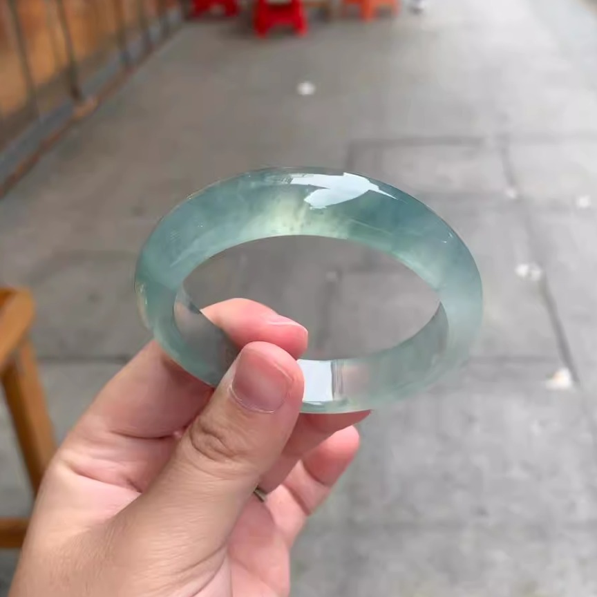 最相物“霜色系列”冰透种贵妃镯玉髓玛瑙平替石英岩正品玉手镯子