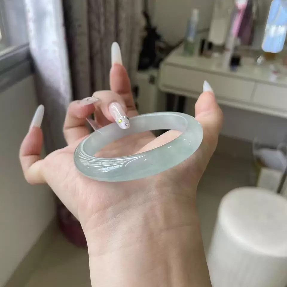 【7617人抢购中】"缟羽”玉手镯