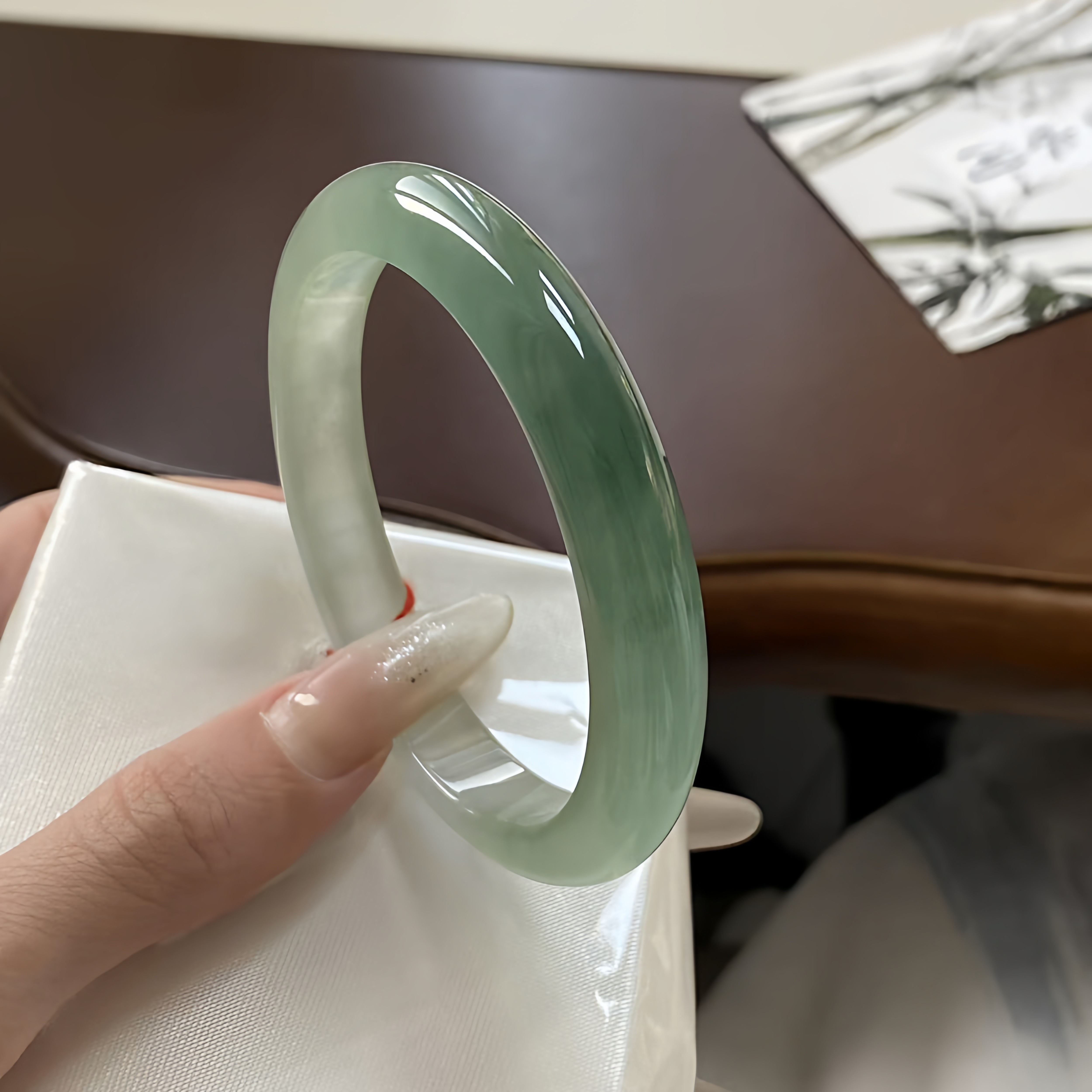 最相物"丹青系列"冰透飘花缅甸翡翠玉手镯油青女款贵妃真玉石处理