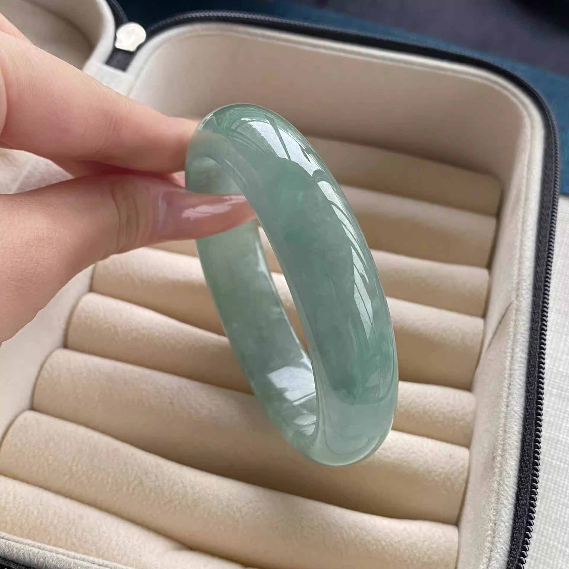 【245人抢购中】“空青”玉手镯