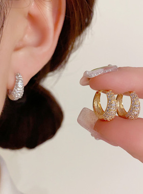 法式气质复古简约微镶满锆耳扣时尚轻奢高级感小巧耳圈耳饰批发