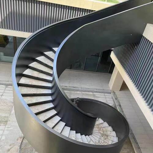 室外旋转楼梯商场别墅复式楼梯弧形卷板钢木玻璃护栏旋转楼梯