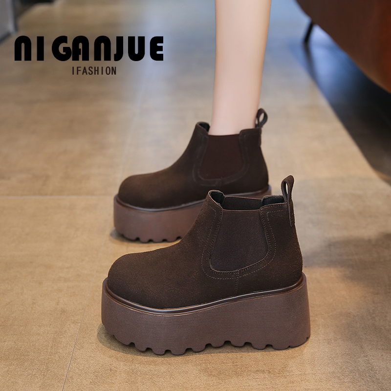 厚底马丁靴女复古英伦风烟筒短靴