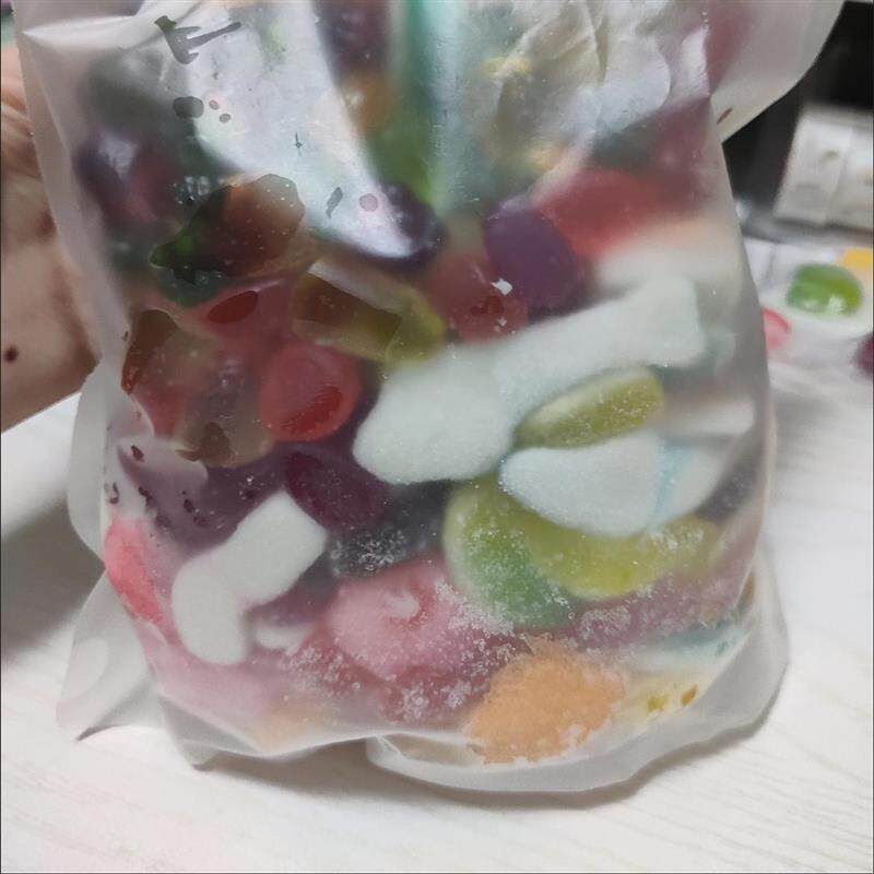 。爆汁剥皮软糖网红立体水