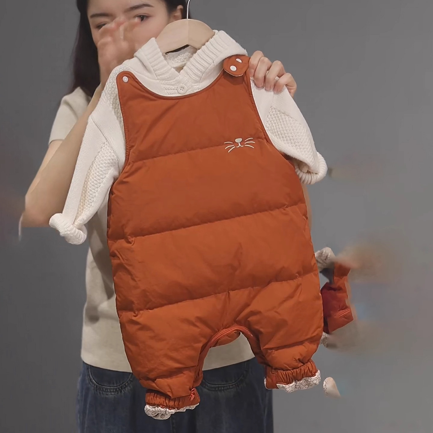 2025年冬季新款儿童男女童韩系时尚潮流百搭休闲保暖背带裤连体衣