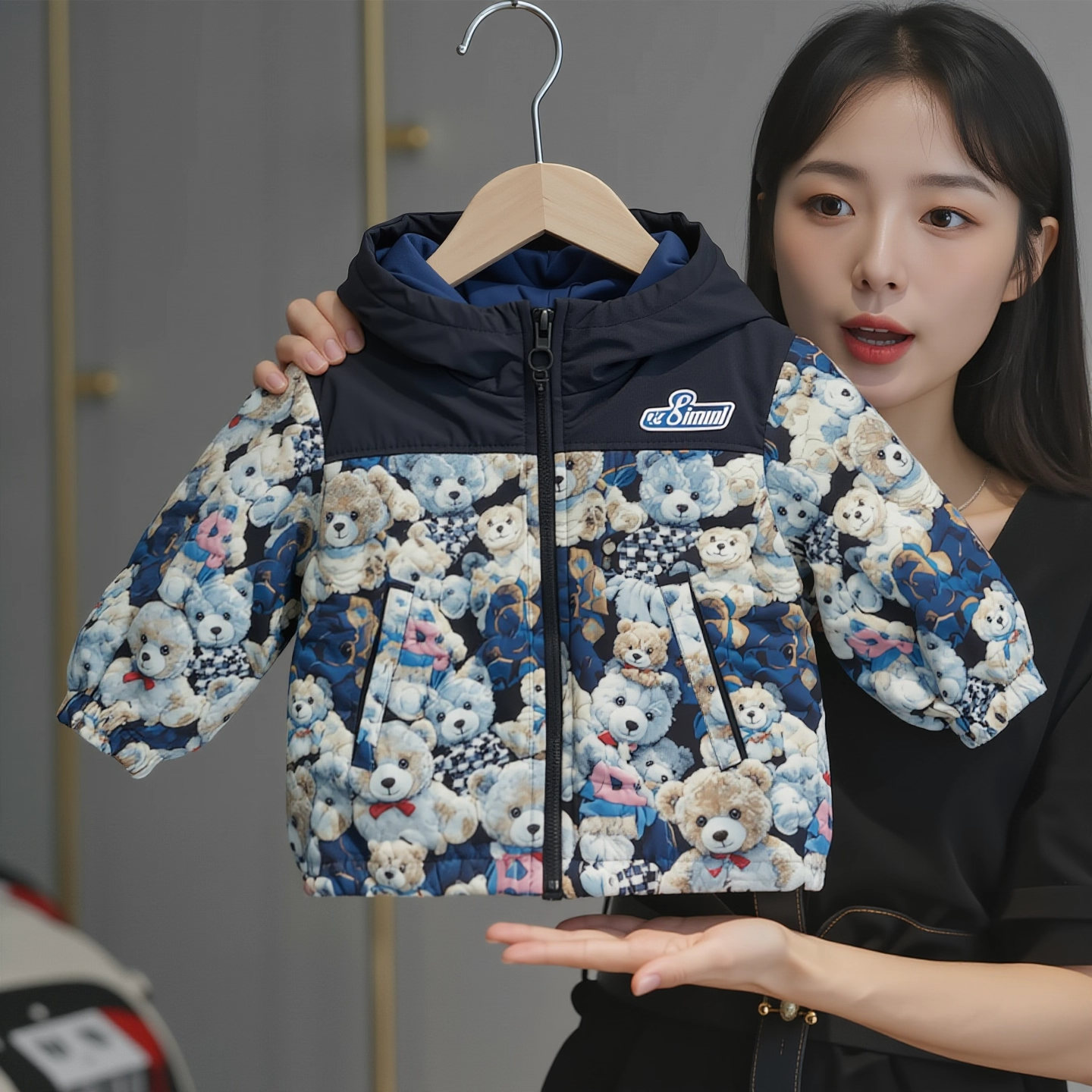2025冬季新款卡通风小熊印花羽绒