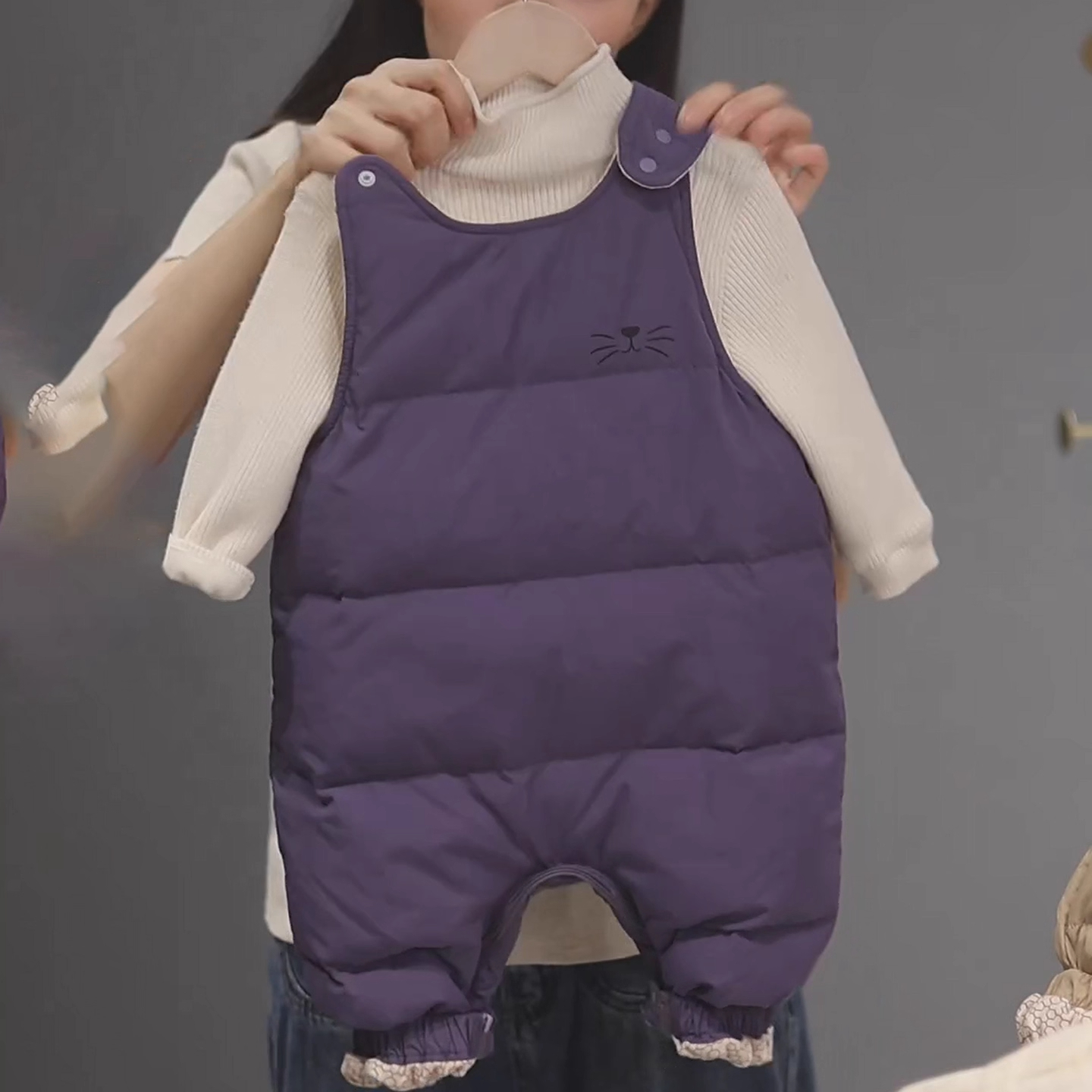 2025年冬季新款儿童男女童韩系时尚潮流百搭休闲保暖背带裤连体衣