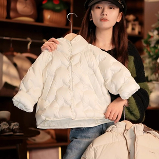 2025年冬季新款儿童男女童时尚短款轻薄菱格纹保暖白色羽绒服外套