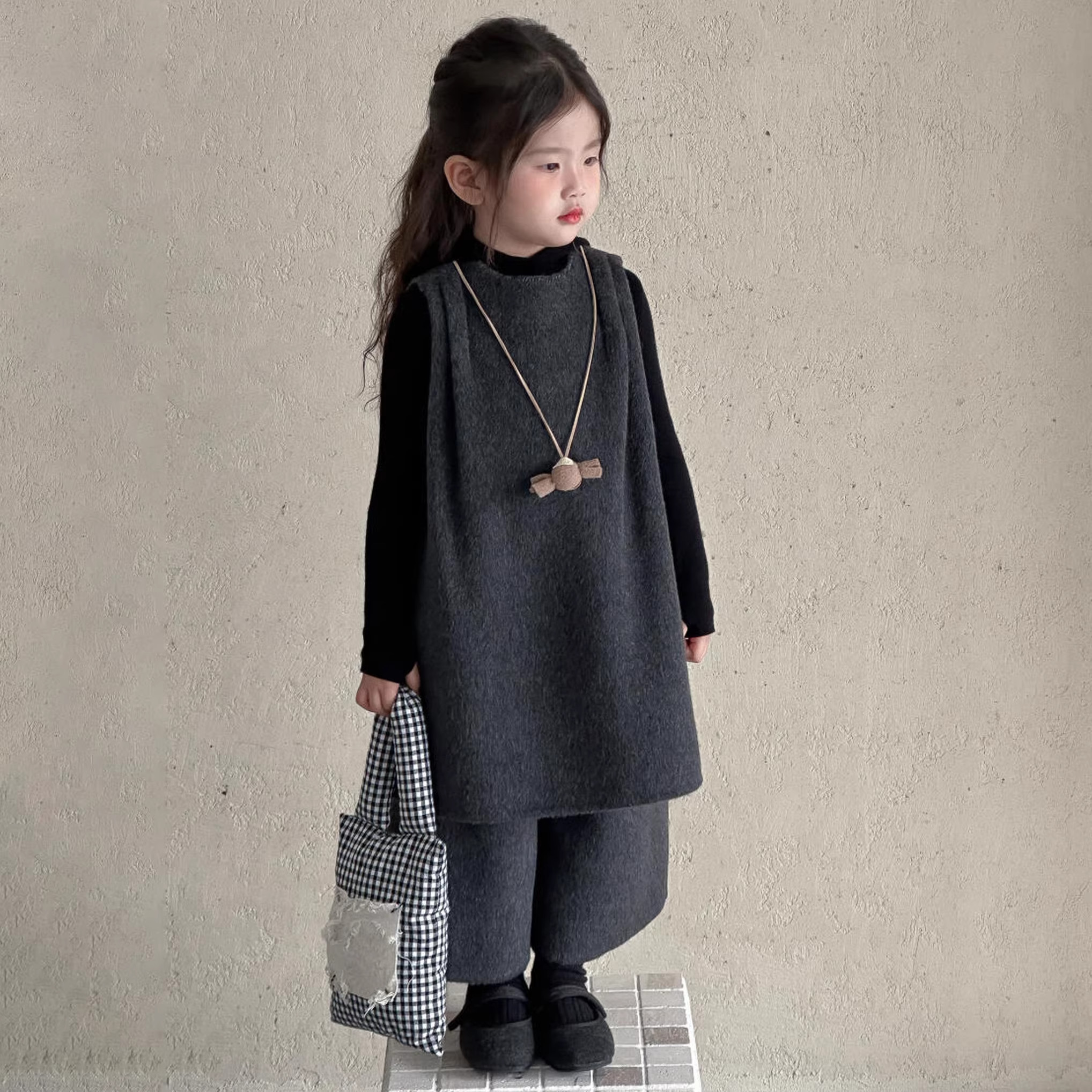 韩版休闲风女童针织马甲套装2025秋冬宽松无袖背心裙高级感三件套