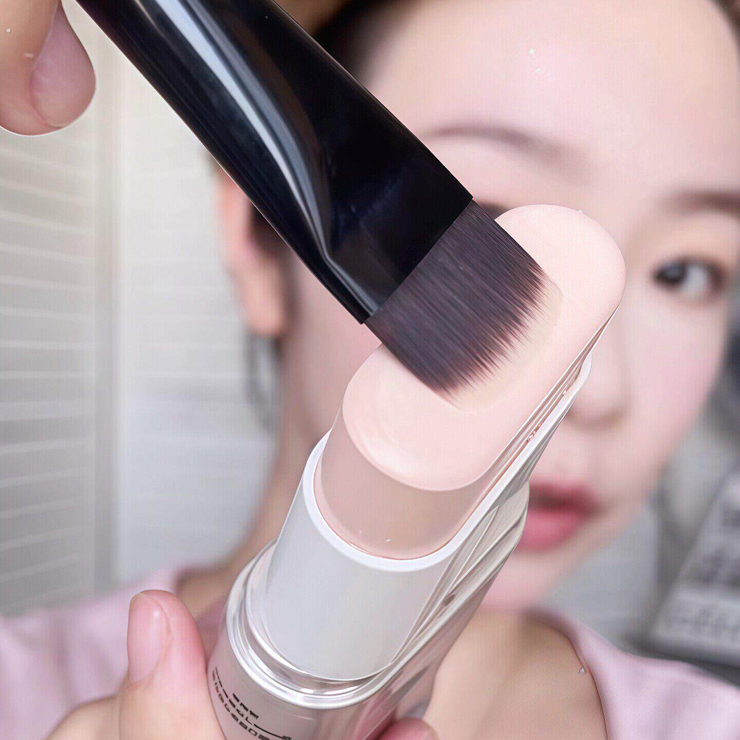 粉底液刷子扁头超薄不吃粉底妆遮瑕乳液隔离多功能无痕化妆工具