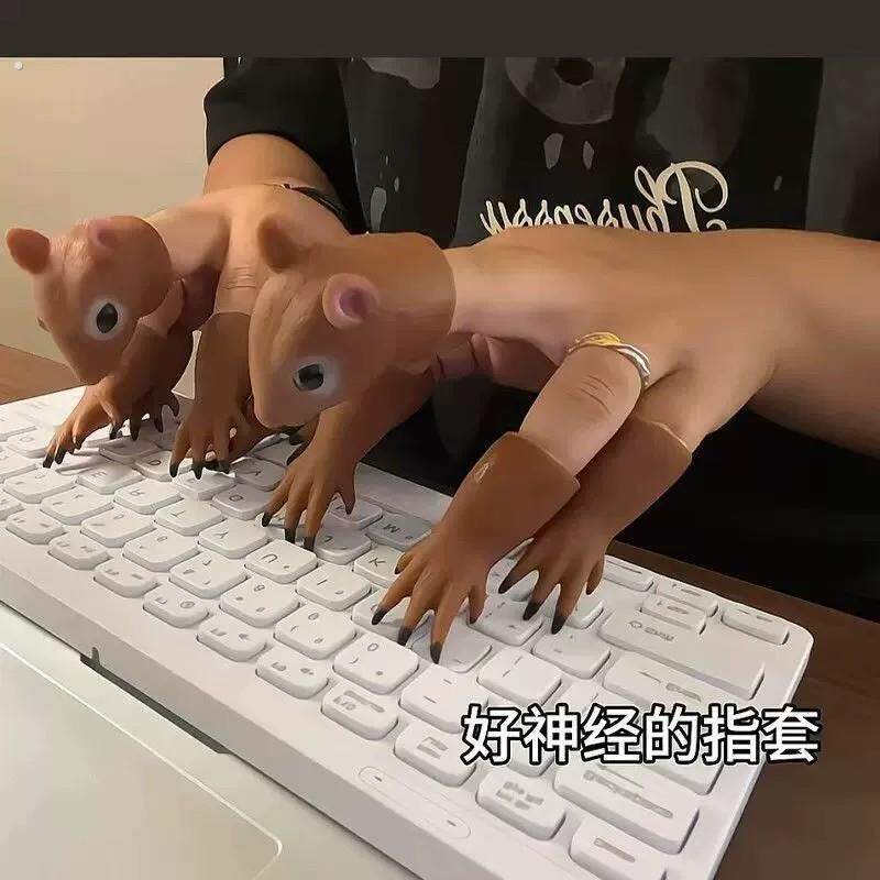 小红书同款打工鼠手指玩偶可爱小松鼠指套创意搞笑上班解压神器