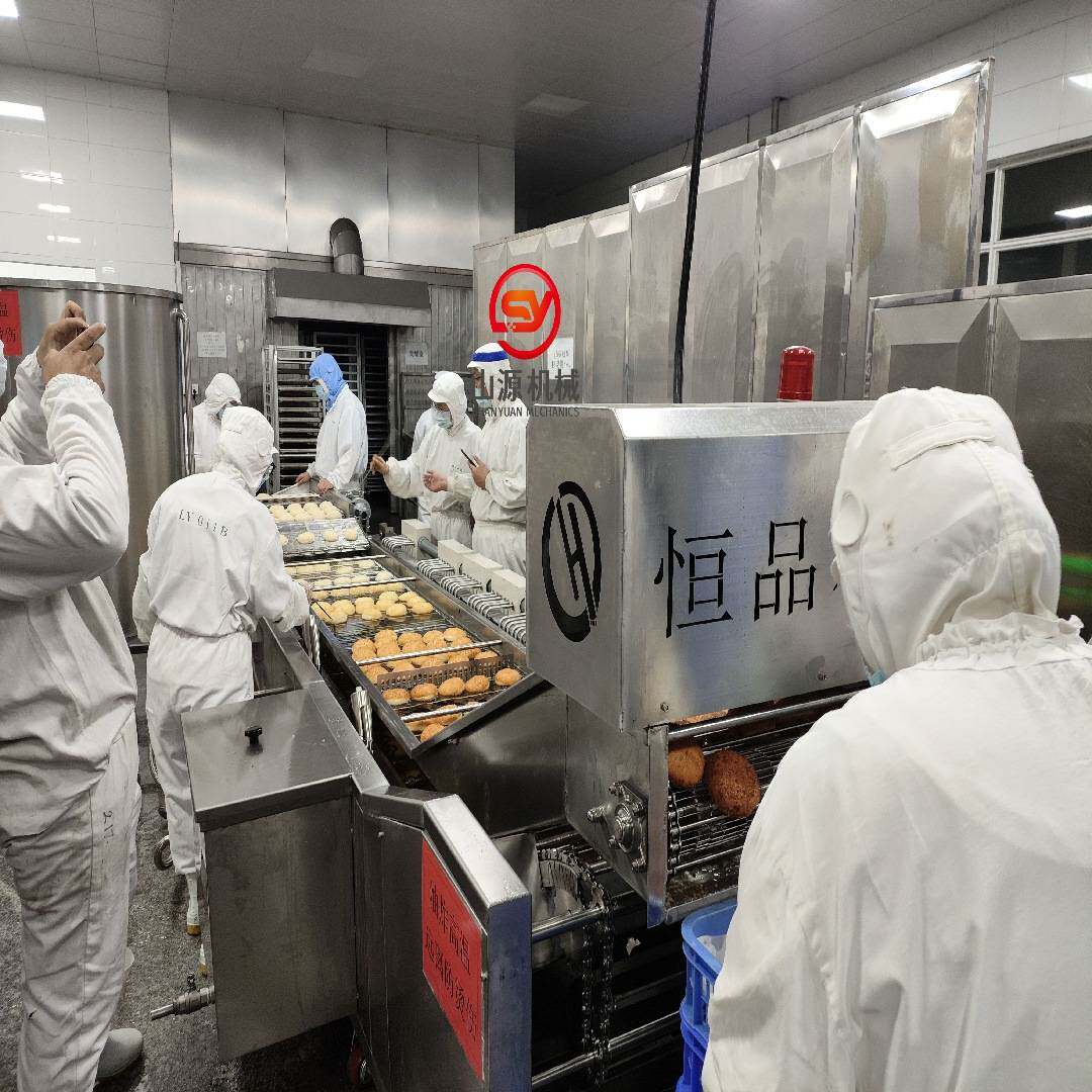 出口甜甜圈油炸机 自动刮渣油炸机设备 自动翻面夹心面包油炸机