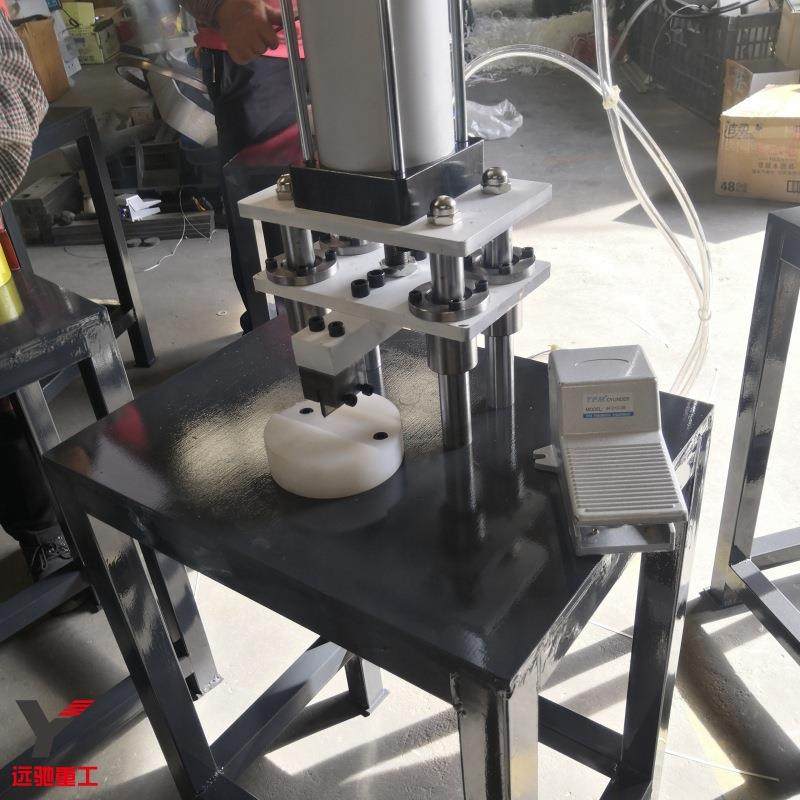 现货供应铝材首尾锁口机 垫片点压铝材接头机 镜框成型设备,五金/工具,其他机械五金,淘宝优惠券,粉丝福利购,淘宝优惠卷