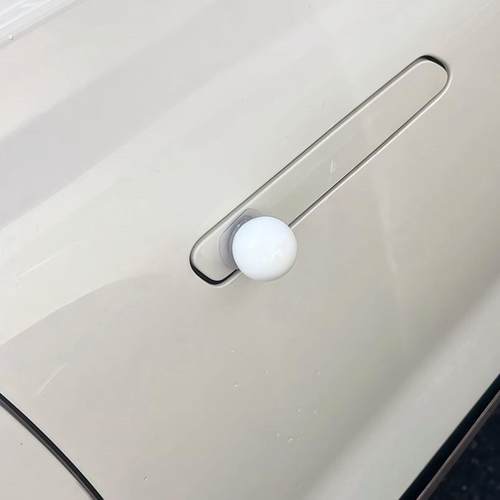 还能这样!糯玉米零跑01门把手外拉汽车隐藏式免打孔油箱盖改装