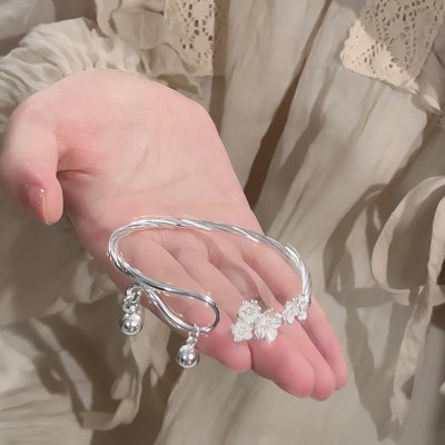 梅花铃铛手镯女新中式中国风甜美简约个性手链可调节ins闺蜜礼物