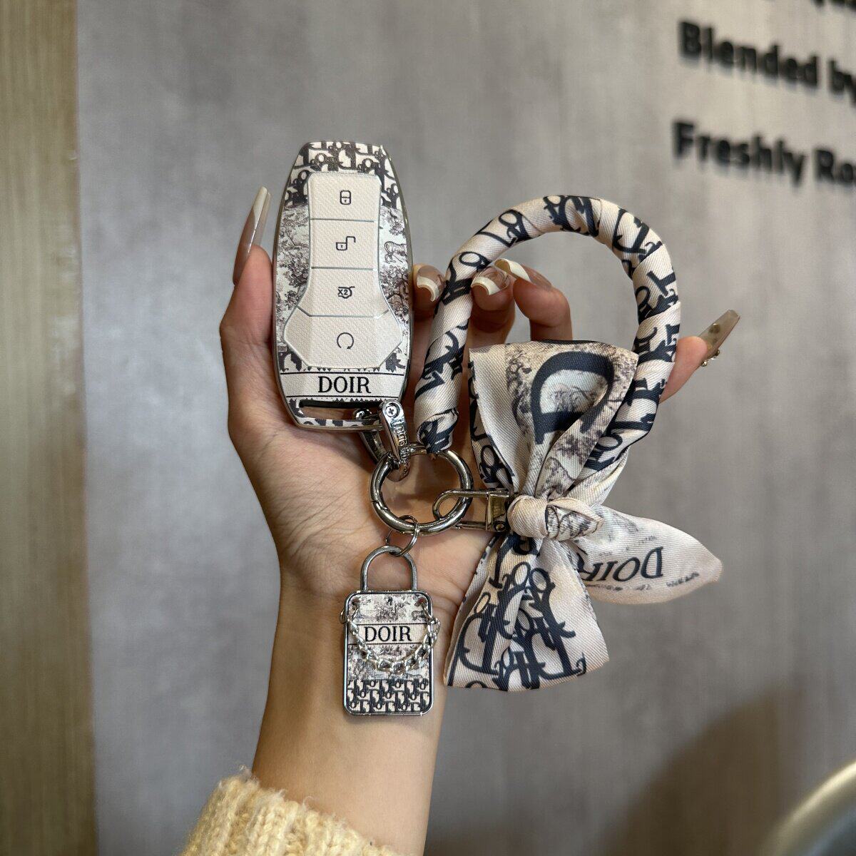 适用于比亚迪钥匙套海豚宋plus秦d汉ev元pro唐海鸥海狮海豹包壳扣
