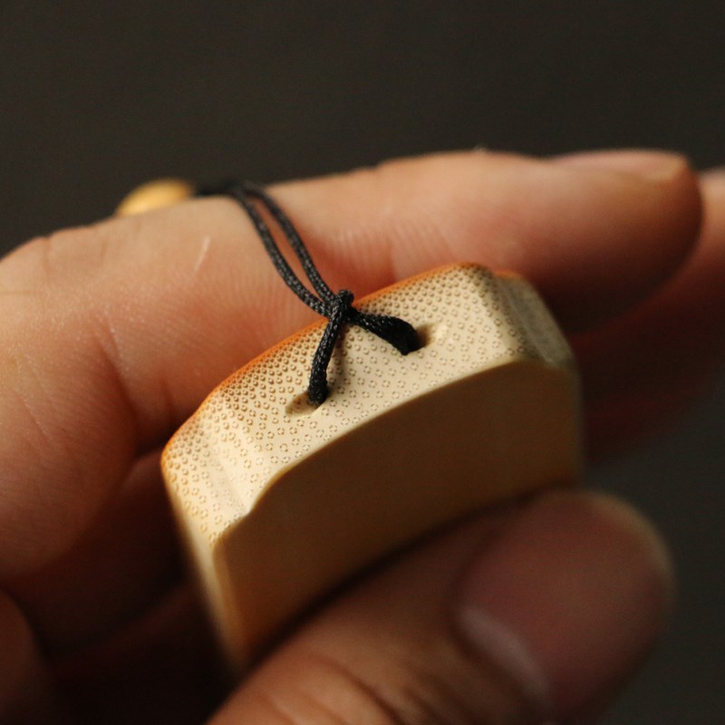 十几年玉竹老料东阳名家戚挺飞本工留青雕刻手牌把件把玩文玩竹雕