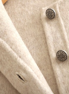 伊系!2024冬季新款高级感设计时尚百搭小个子圆领双面呢短外套女