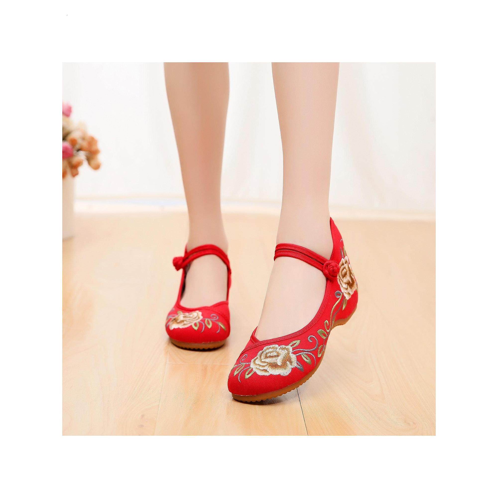 广西三月三少数民族女款古风女绣花布鞋汉服鞋低跟舞蹈鞋配马面裙