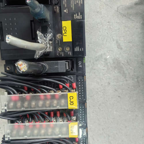 PLC一套CJ2M-CPU33 PA202ID议价