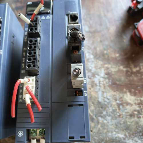 富士伺服驱动器 RYH202F5-VV2  2Kw 220v议价