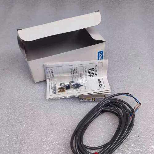 E3HS-DS5E1  光电传感器 原包议价