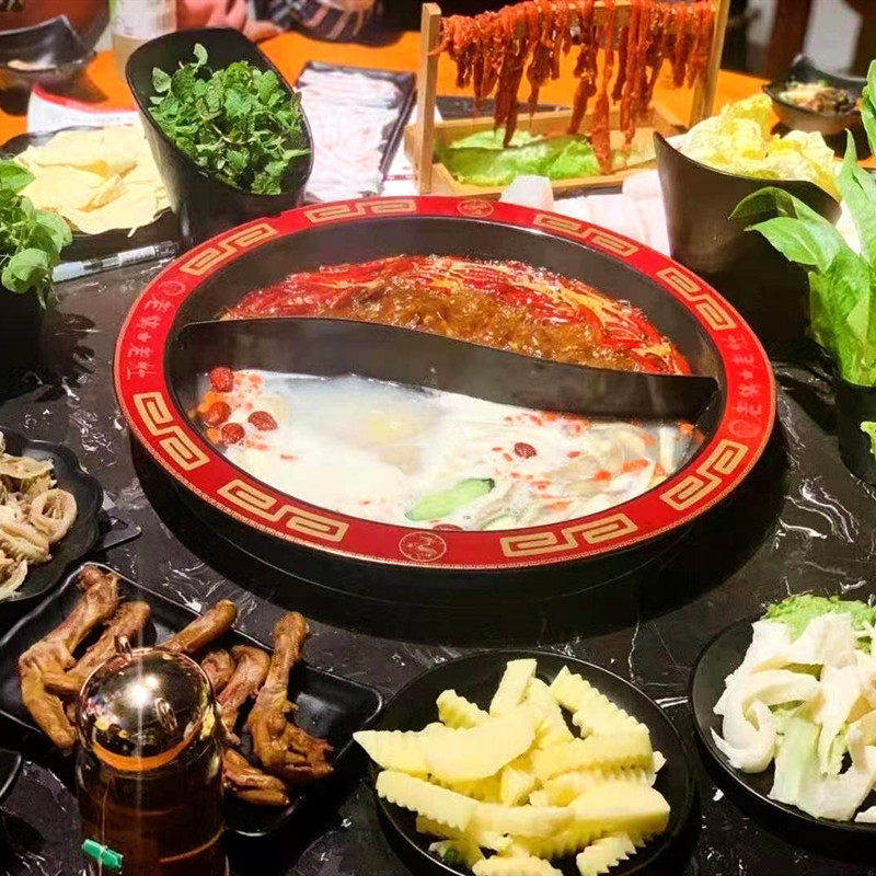 时尚红火锅锅九宫格鸳鸯子母锅熟铁珐琅釉不沾锅重庆电磁炉老式锅