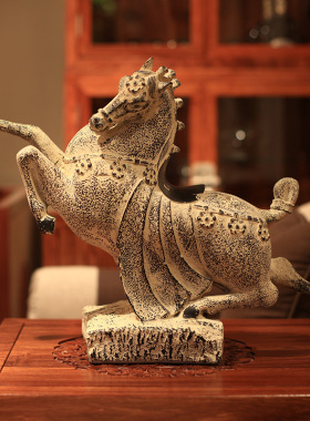 新中式仿古工艺品家居古典创意饰品仿石马踏青云摆设