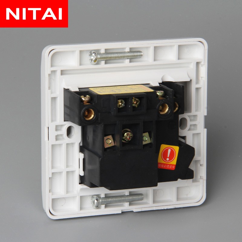 周四16A空调热水器插头漏电保护器空气开关漏保家用86型三孔插座