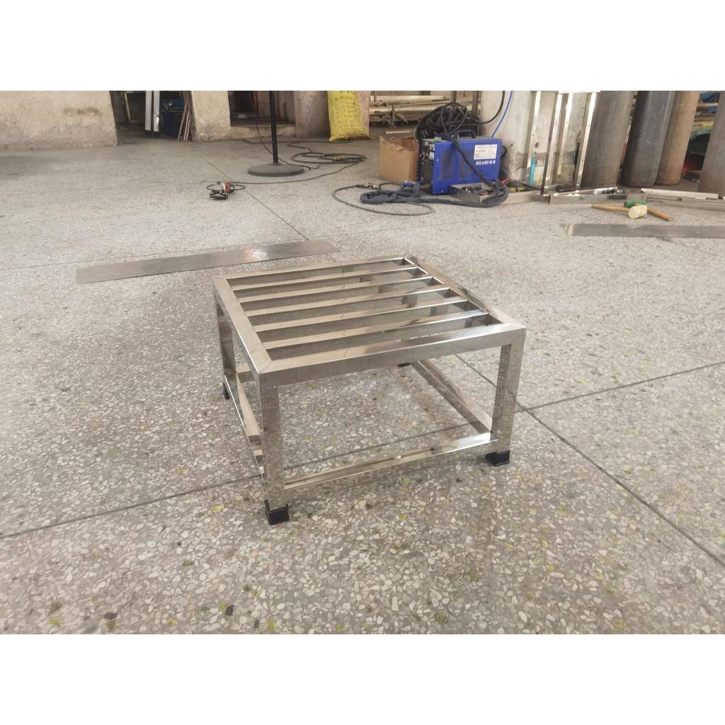 源头厂家定制不锈钢工作台不锈钢架子不锈钢柜子及各类不锈钢产品