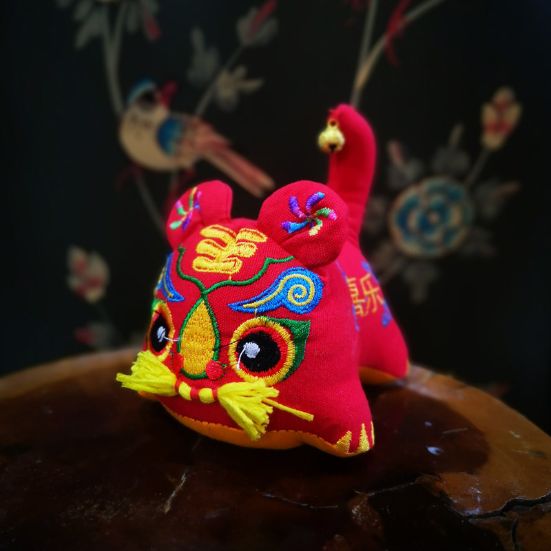 虎年吉祥物刺绣布老虎特色新年送朋友挂件祝福保平安老虎