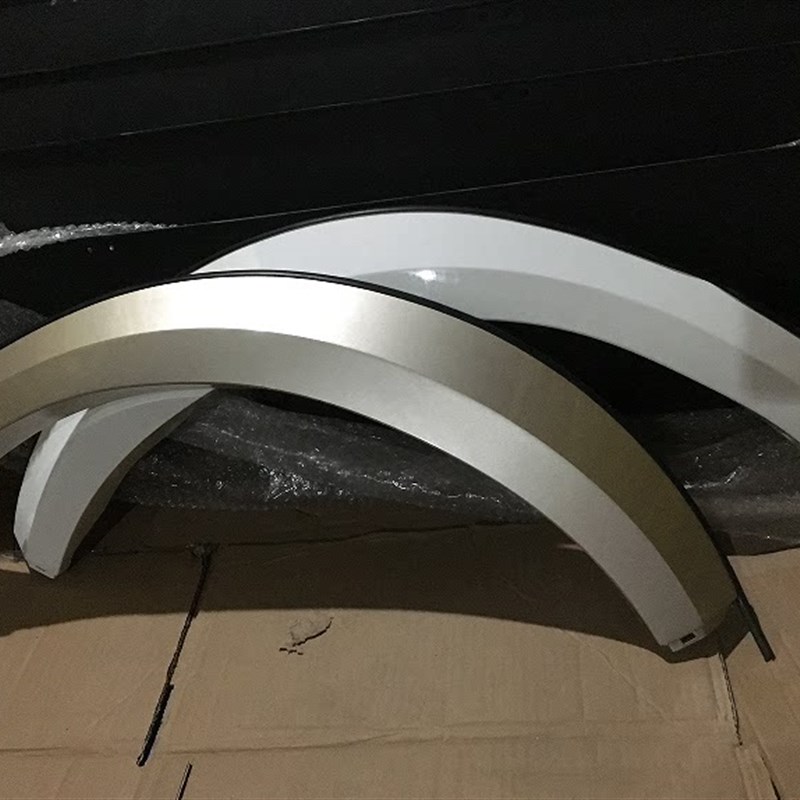适用于东风风行菱智专用轮弧叶子板轮罩风行塑料轮眉挡泥板装饰罩