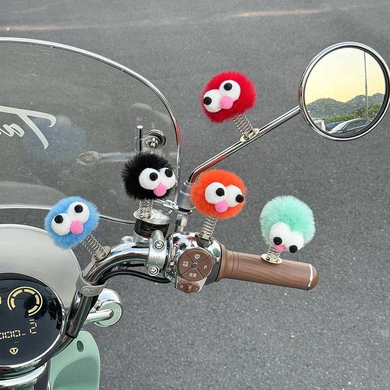 电动车毛绒玩偶弹簧装饰福娃小鸡玩偶配饰无痕贴固定玩具踏板改装