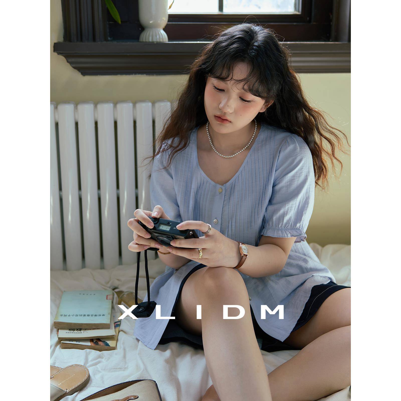 小俪大码女装 垂感微皱肌理打条V领小衫夏季正肩显瘦短袖上衣女